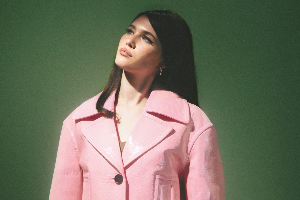 Sienna Spiro - The Visitor Tour