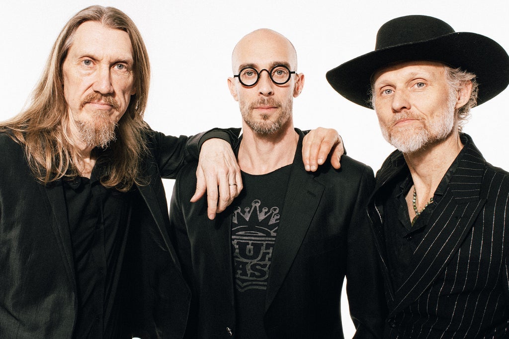 The Wood Brothers: Puff Of Smoke Tour (Fully Seated)