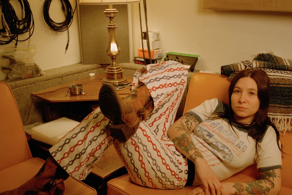 Julianna Riolino, Kassi Valazza