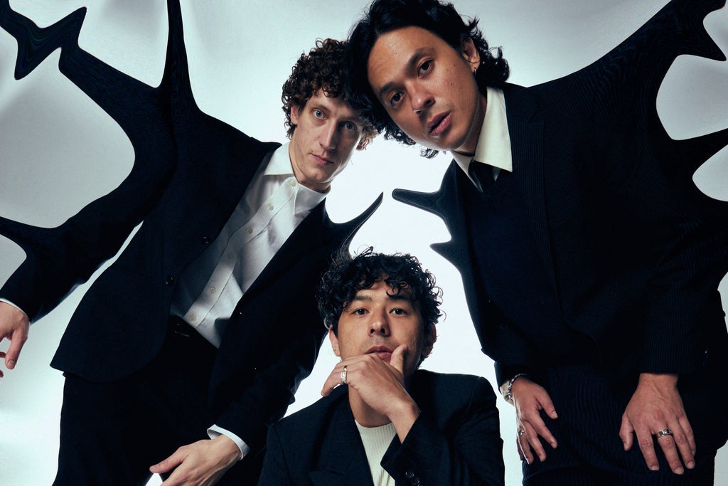 Last Dinosaurs Wellness 10 Year Anniversary Tour + elmjack